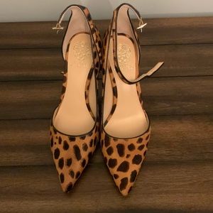 Vince Camuto leopard print